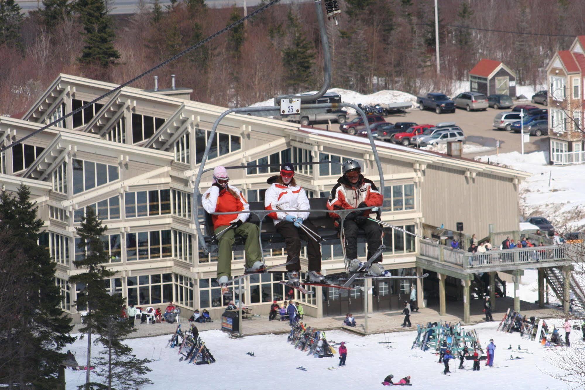Marblewood Village Resort Steady Brook エクステリア 写真